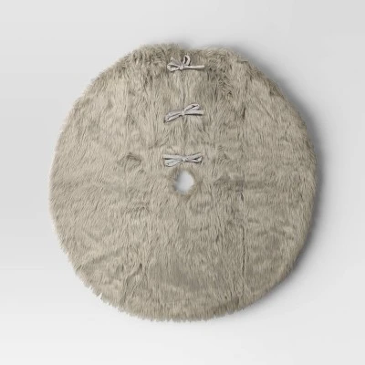 48" Faux Fur Christmas Tree Skirt Gray - Wondershop™ 4 48" Faux Fur Christmas Tree Skirt Gray - Wondershop™ - Image 2
